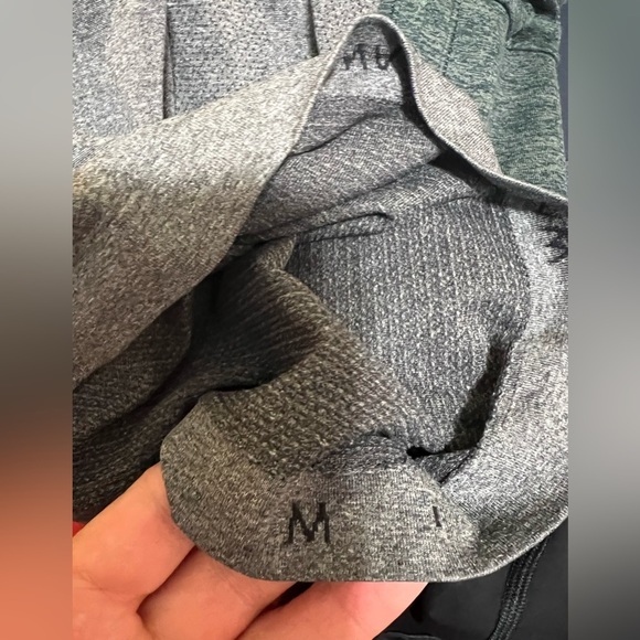 44. Lululemon Metal Vent Tech Short Sleeve - Picture 8 of 16